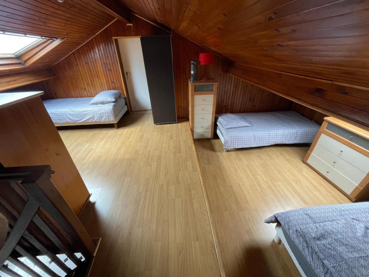 Agreable Appartement Dans Une Maison Сен-Дени Экстерьер фото
